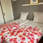 Oda ve Kahvaltı Maison Solar La Roquette